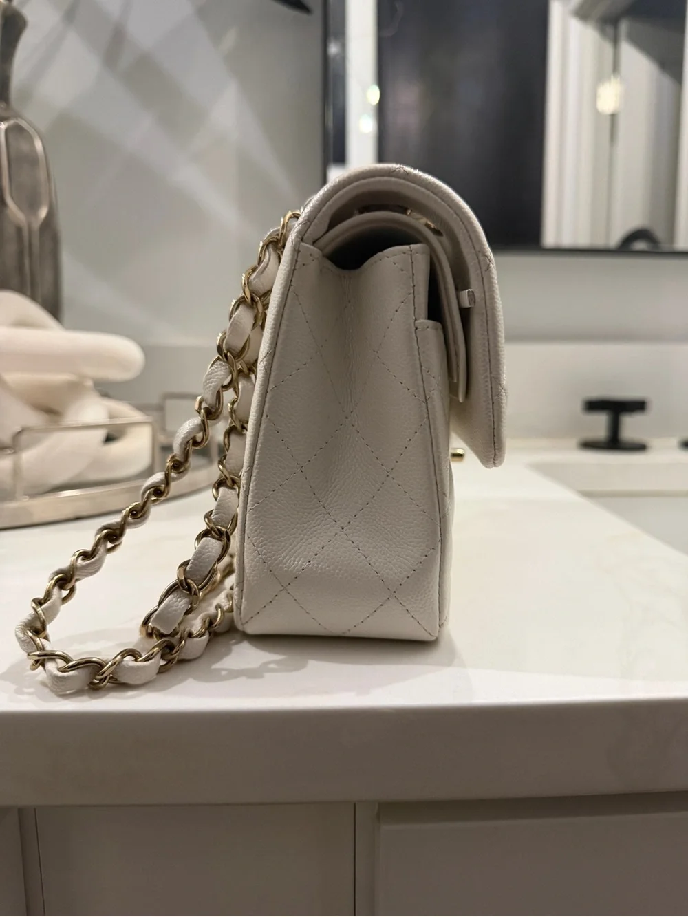 CHANEL White Quilted Shoulder Bag with Gold Hardware - Picture 2 of 7